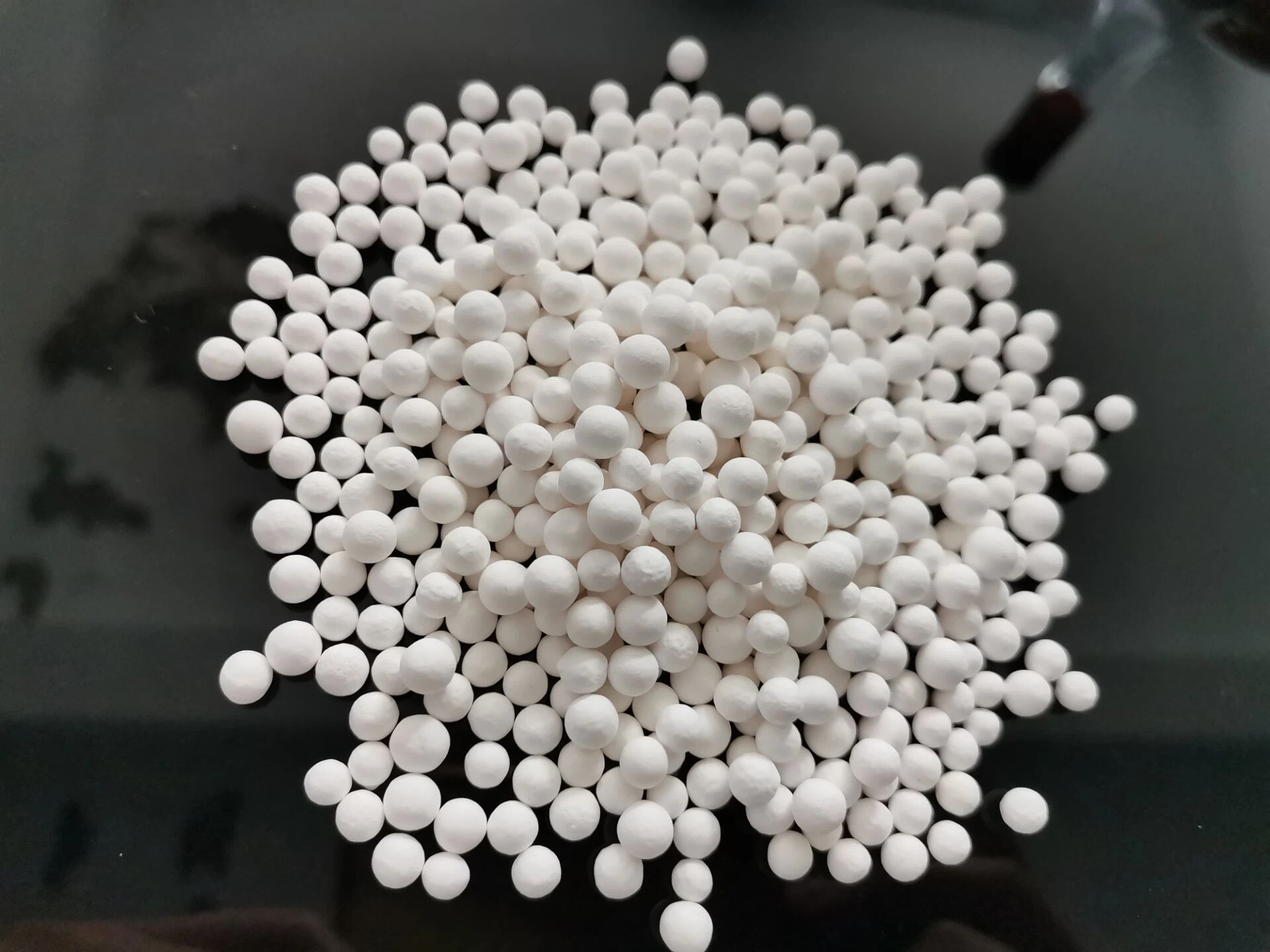 activated alumina desiccant